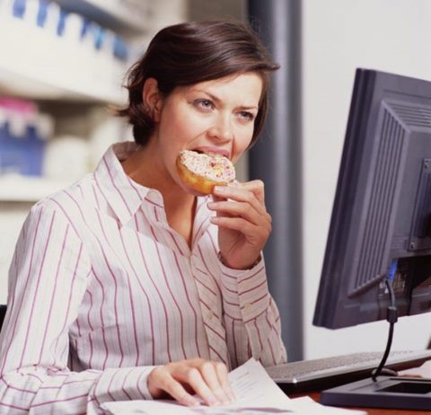 Из-за чего возникает отрыжка и ощущается ком в горле? Из-за чего возникает отрыжка и ощущается ком в горле?