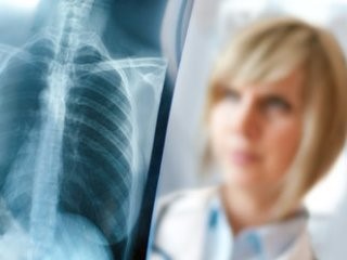 Причины развития боли в левой области грудной клетки Причины развития боли в левой области грудной клетки