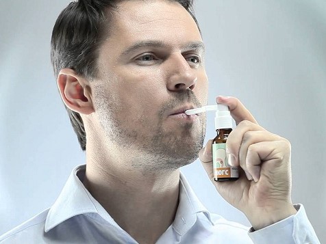 Спрей от ангины с антибиотиком: особенности назначения Спрей от ангины с антибиотиком: особенности назначения