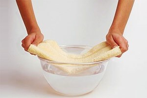 Водочный компресс на горло: показания и противопоказания Водочный компресс на горло: показания и противопоказания