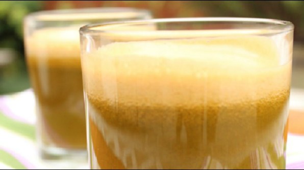 В сочетании с кефиром сок из картофеля и кефира