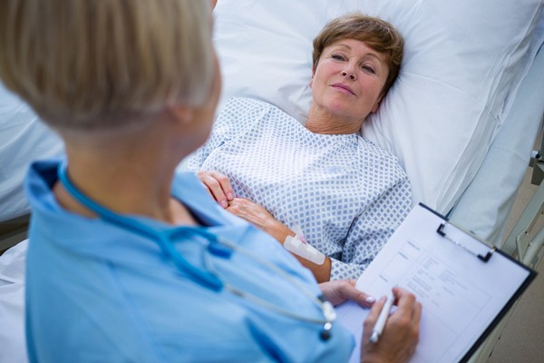 Самолечение при воспалительном процессе в поджелудочной может привести к многочисленным осложнениям Лечение панкреатита с температурой в стационаре